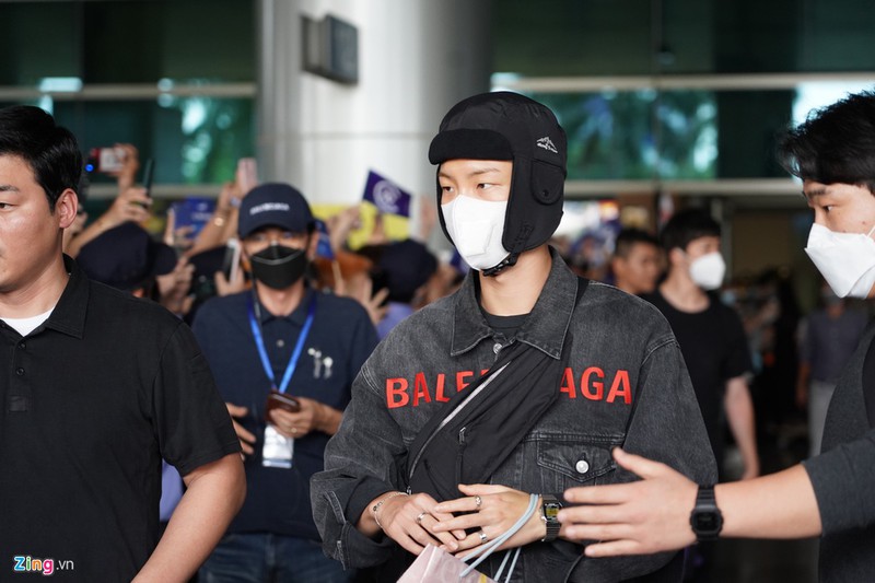 winner do bo hcm tham du concert giua luc dich cum corona bung phat hinh 2