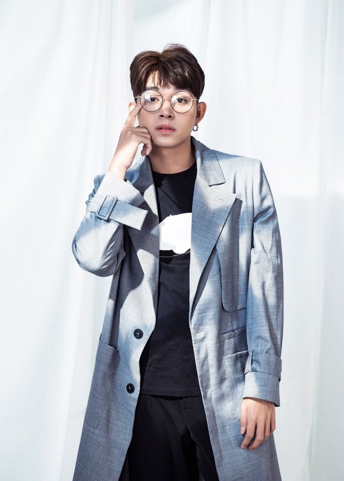 chuyen showbiz: hoa minzy "dan mat" ban trai sau on ao da sinh con hinh 7