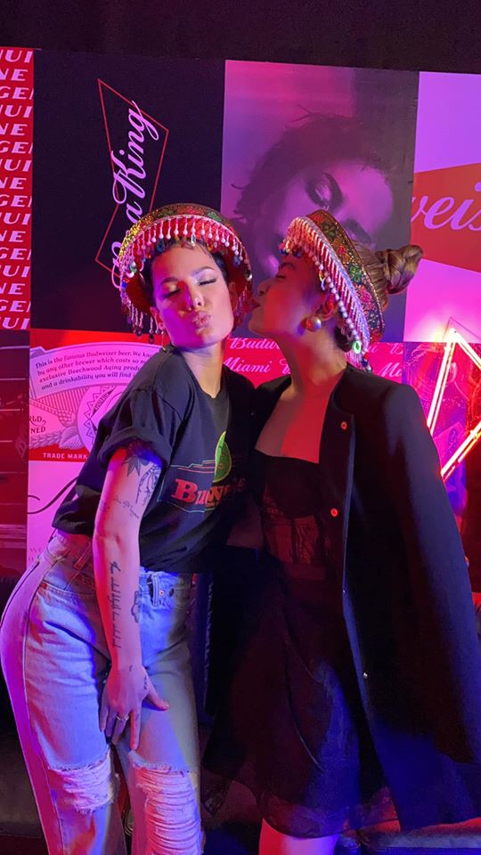 "co mi" hoang thuy linh bat ngo hoi ngo nu ca si halsey o my  hinh 3
