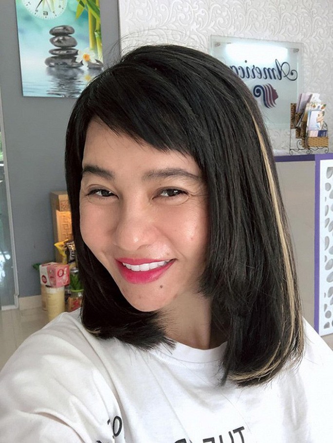 dua tin sai ve virus corona, dam vinh hung lai lui ngay lam viec hinh 2