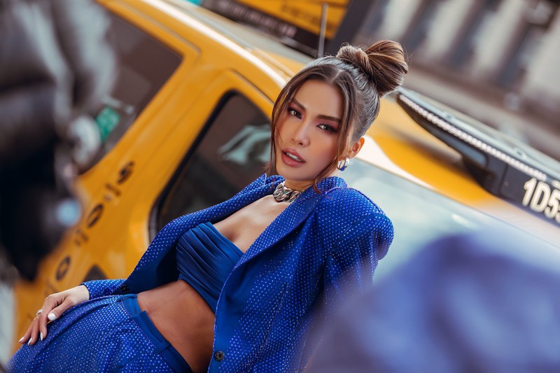 minh tu cuon hut va quyen luc voi gu thoi trang dang cap tai nyfw hinh 5