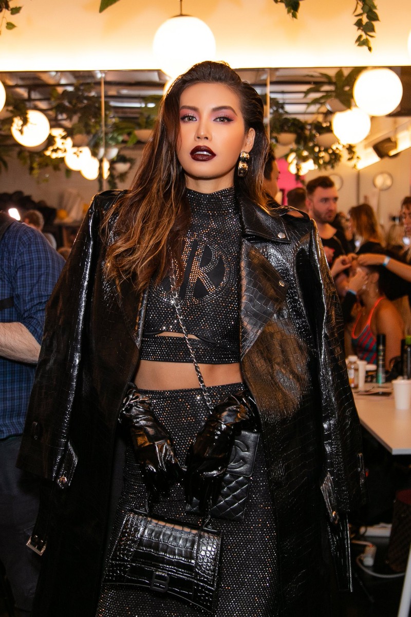 minh tu cuon hut va quyen luc voi gu thoi trang dang cap tai nyfw hinh 7