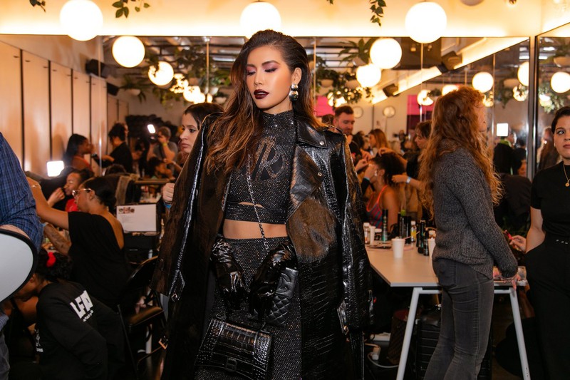 minh tu cuon hut va quyen luc voi gu thoi trang dang cap tai nyfw hinh 8