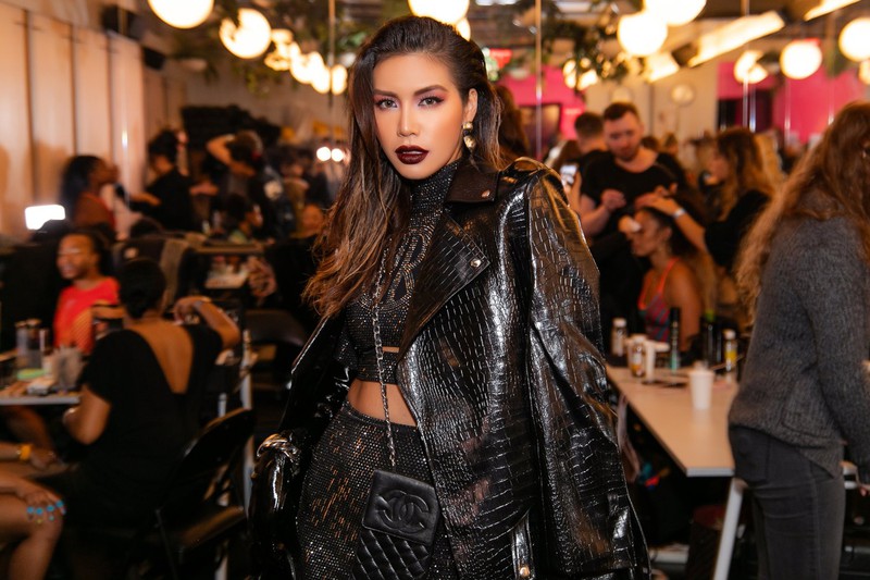 minh tu cuon hut va quyen luc voi gu thoi trang dang cap tai nyfw hinh 9