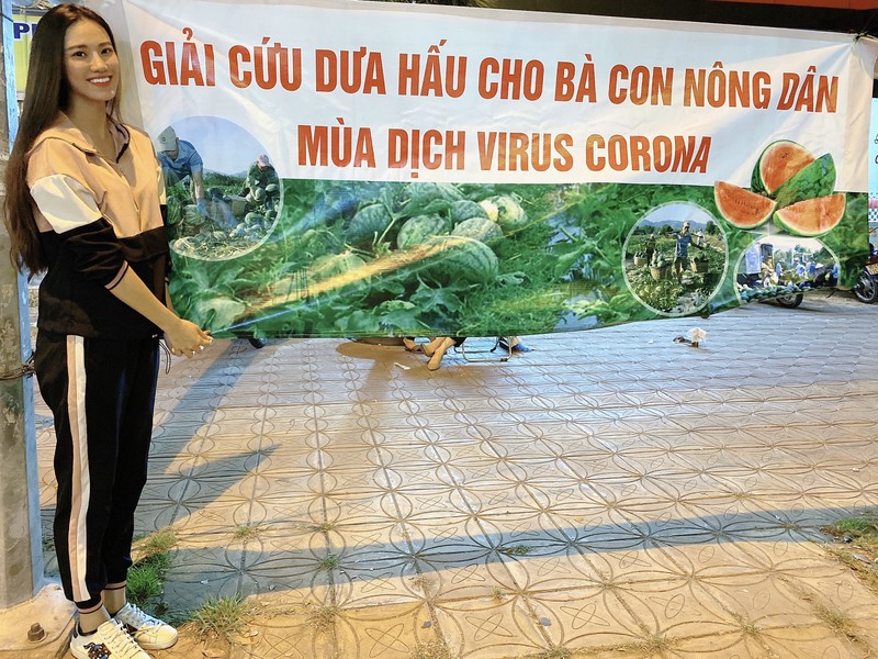 a hau kim duyen "giai cuu" dua hau phu giup nong dan o can tho hinh 1