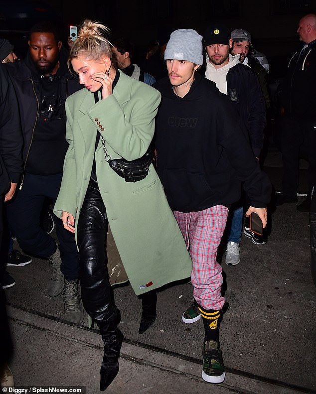 justin bieber vui ve choi khuc con cau cung ban be hinh 4