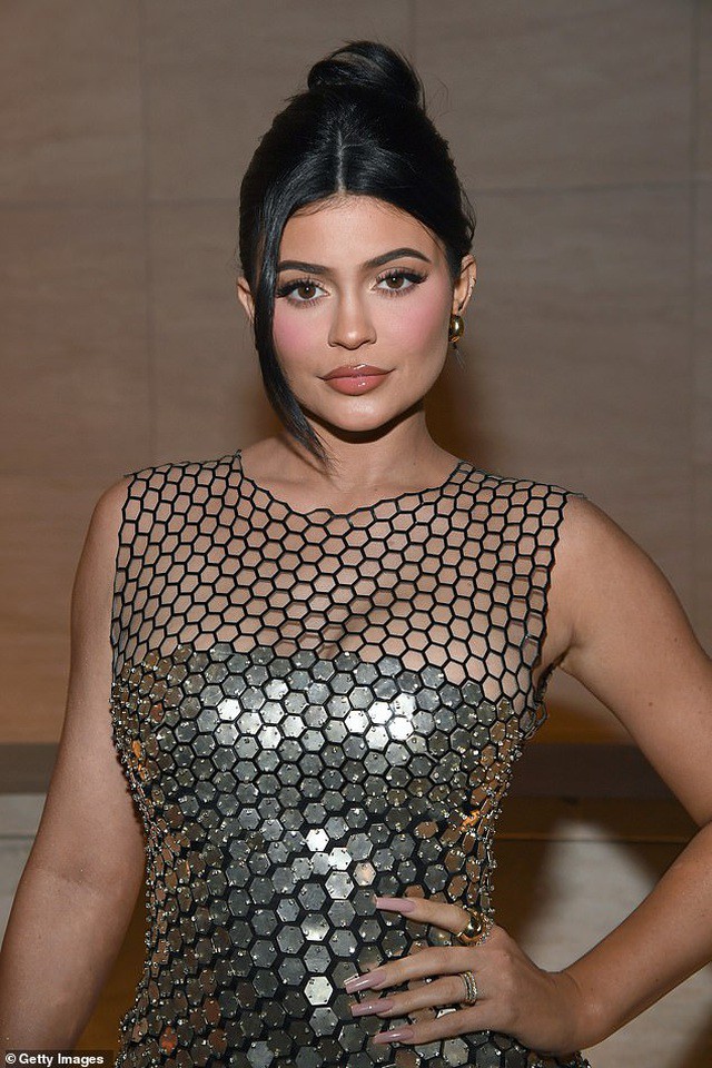 kylie jenner dep kieu sa voi dam tre vai khi du tiec hau oscar hinh 8