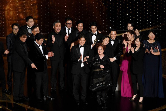 giai ma "ky sinh trung" o oscar 92 hinh 1