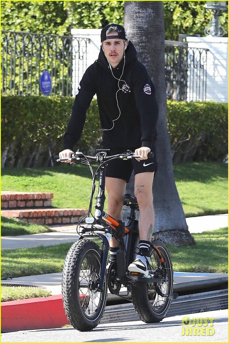 justin bieber binh than nghe nhac va dap xe dao pho sau khi tri benh hinh 4