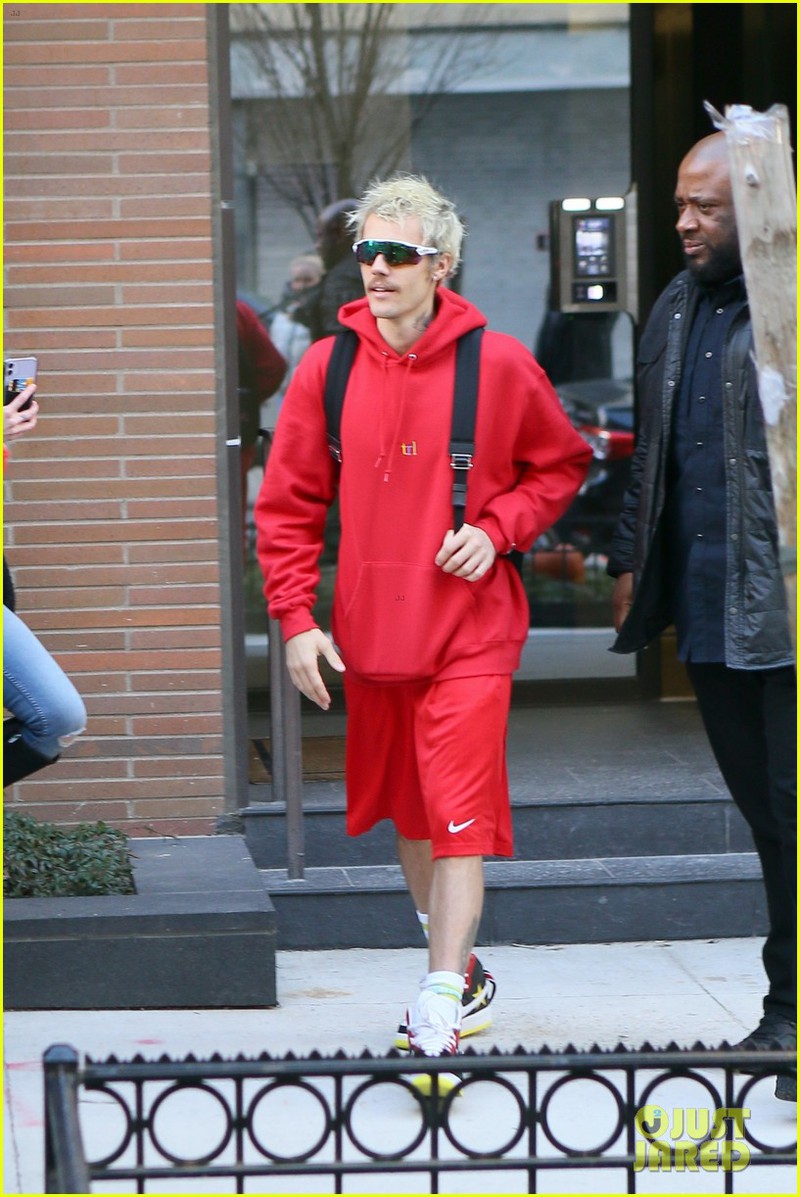 justin bieber binh than nghe nhac va dap xe dao pho sau khi tri benh hinh 6