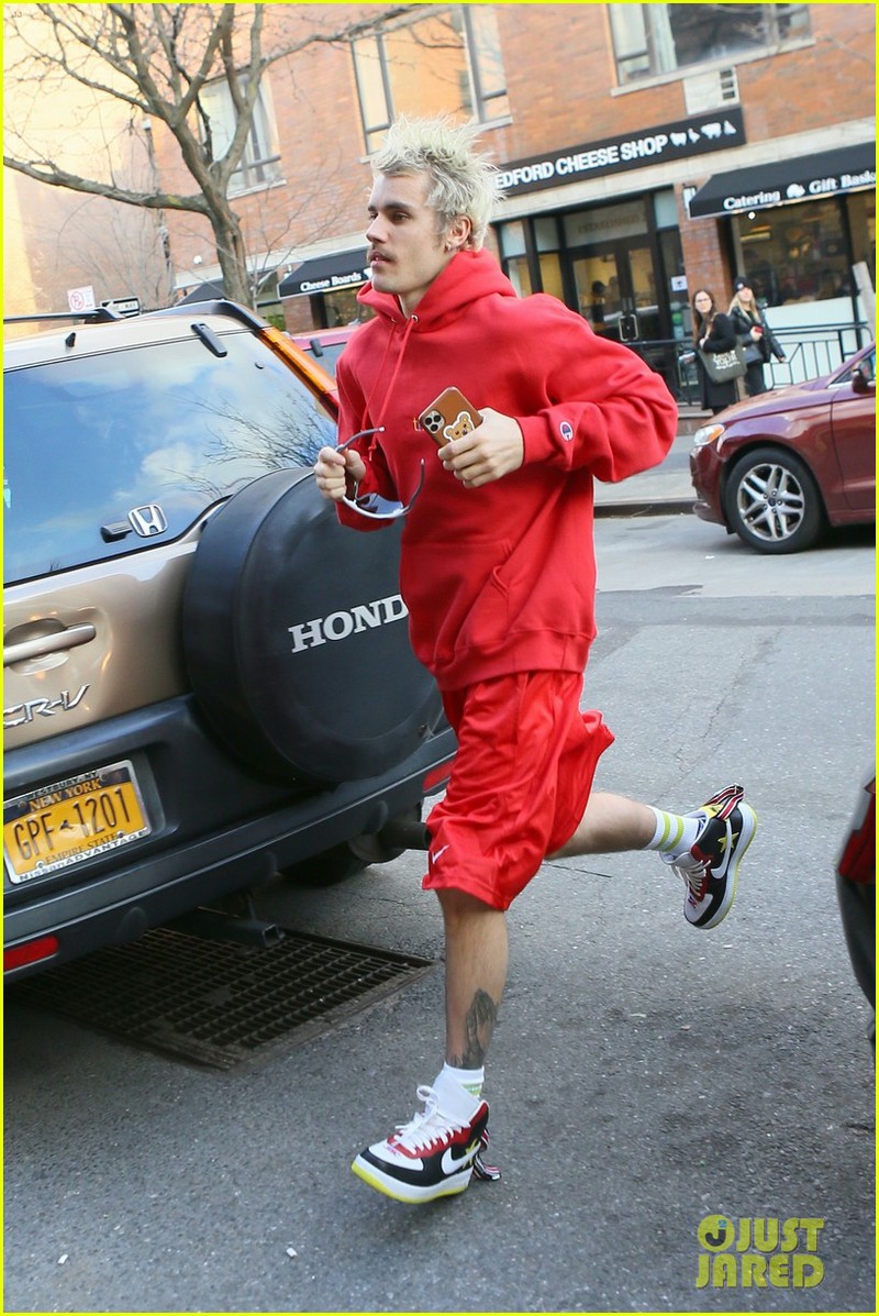 justin bieber binh than nghe nhac va dap xe dao pho sau khi tri benh hinh 8