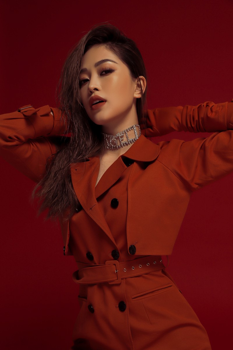 a hau phuong nga tao dang tao bao ben binh an trong bo anh valentine hinh 17