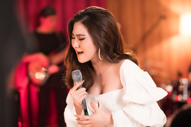 chuyen showbiz: ho ngoc ha va kim ly ngot ngao thom ma con trai subeo hinh 7