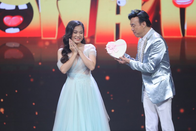 anh duc to tieng trach moc me gia lam cam va cai ket roi nuoc mat hinh 2