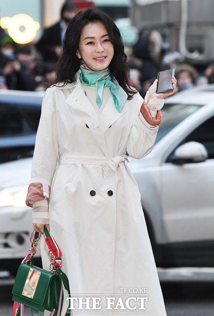 hyun bin, son ye jin hao hung du tiec mung cong truoc gio phat song hinh 16