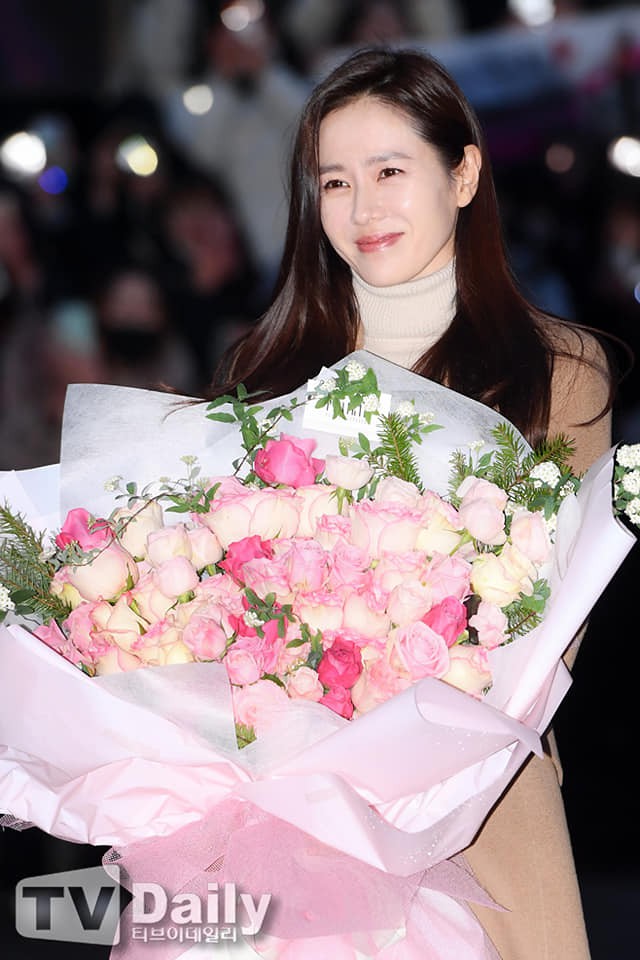 hyun bin, son ye jin hao hung du tiec mung cong truoc gio phat song hinh 5