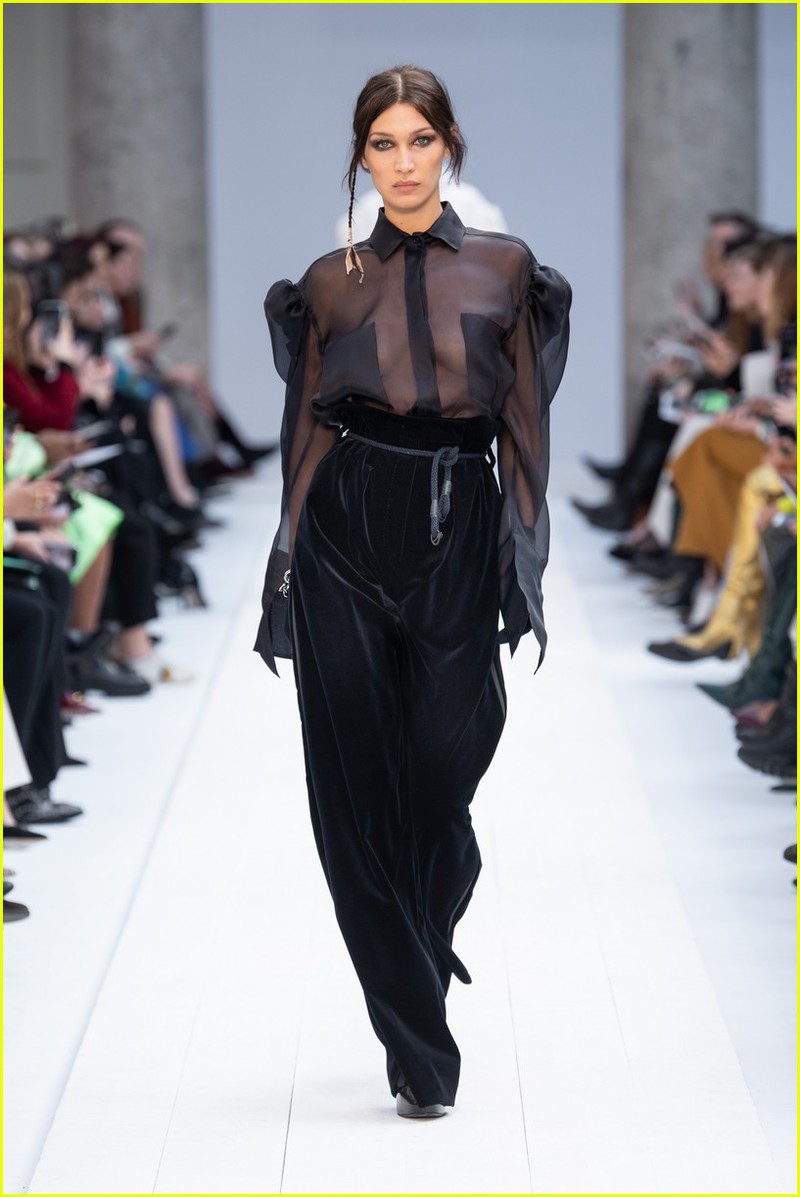 con gai cindy crawford va bella hadid "do dang" voi mot khong noi y hinh 6