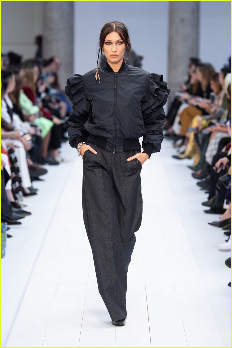 con gai cindy crawford va bella hadid "do dang" voi mot khong noi y hinh 8