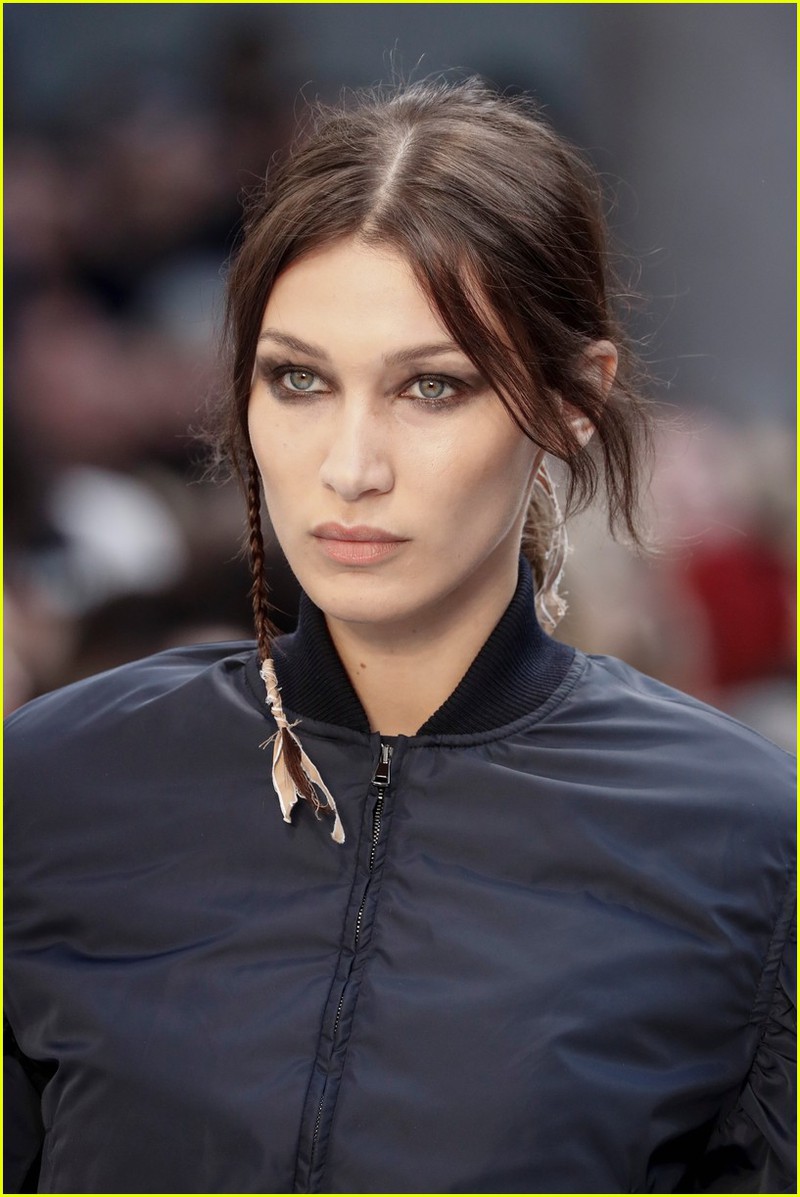 con gai cindy crawford va bella hadid "do dang" voi mot khong noi y hinh 9