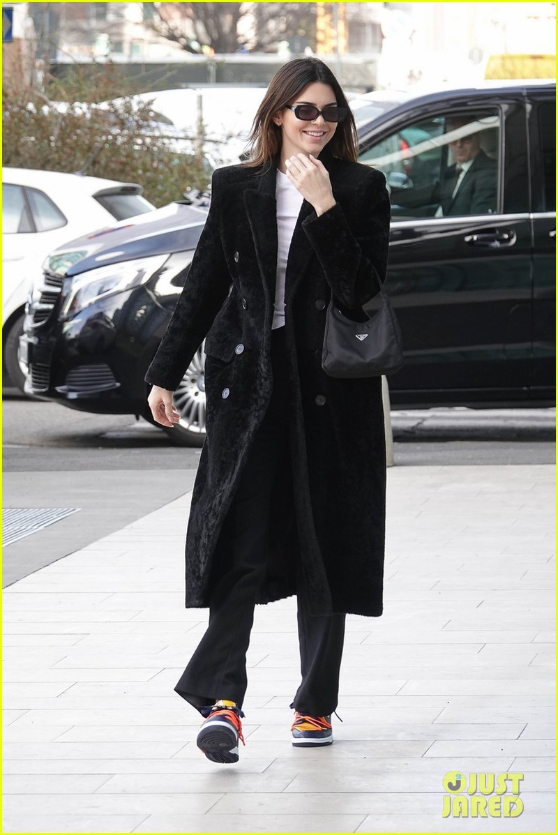 kendall jenner xinh dep ra pho dao choi o y hinh 3