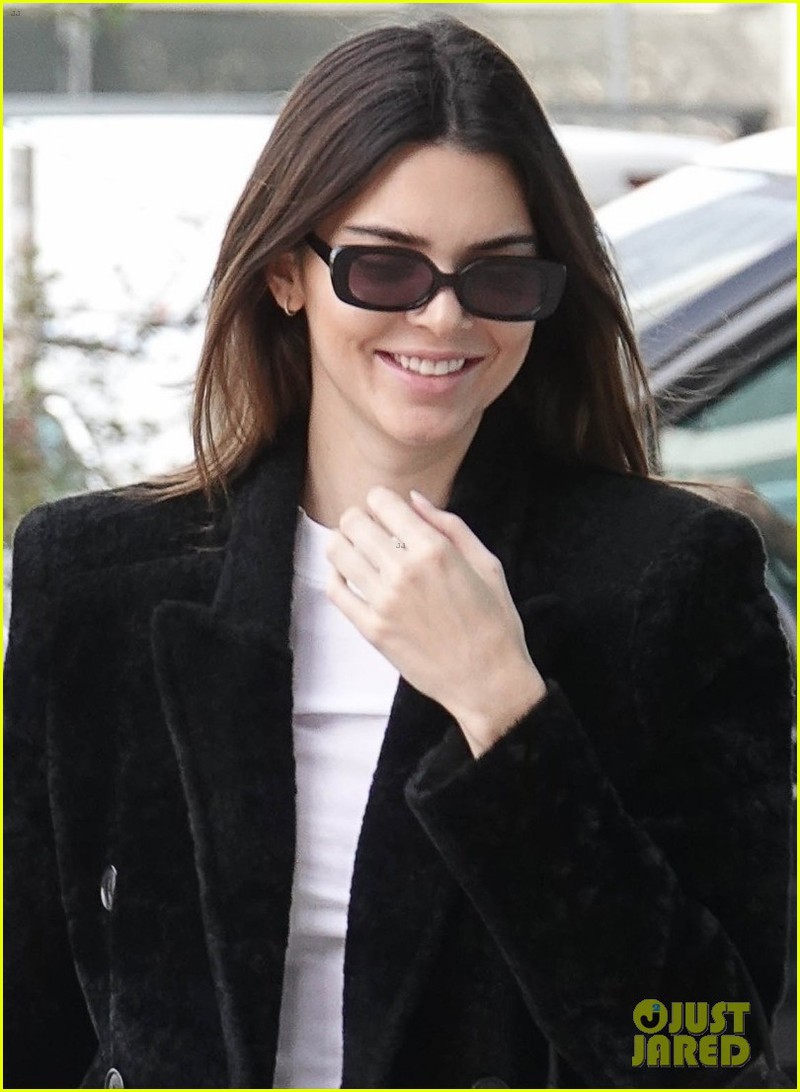 kendall jenner xinh dep ra pho dao choi o y hinh 4