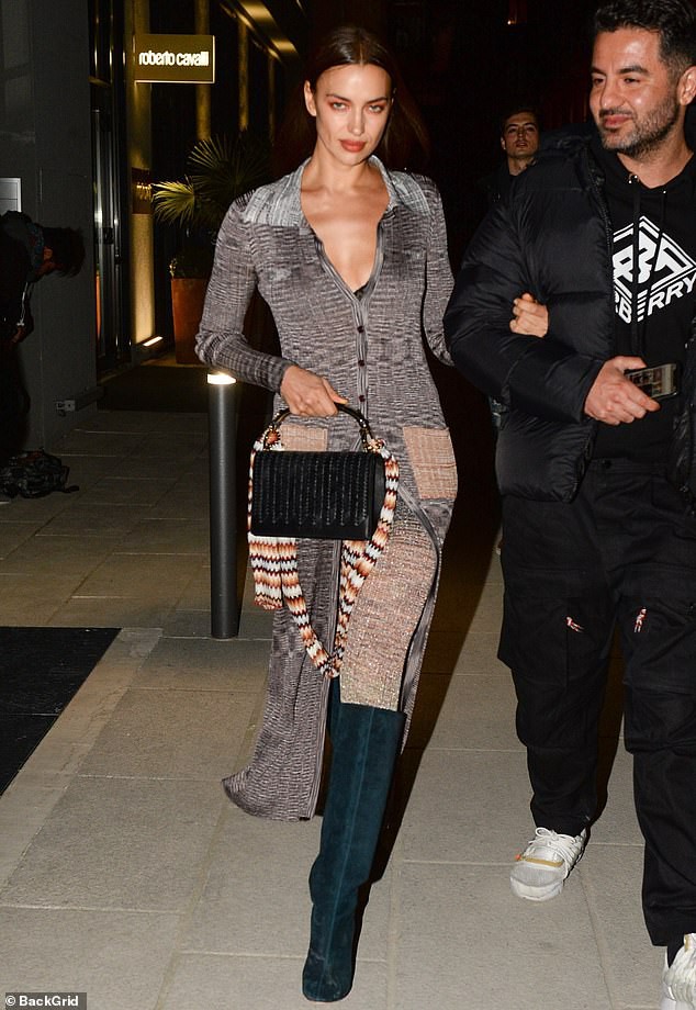 irina shayk than mat khoac tay ban khac gioi du su kien thoi trang hinh 2