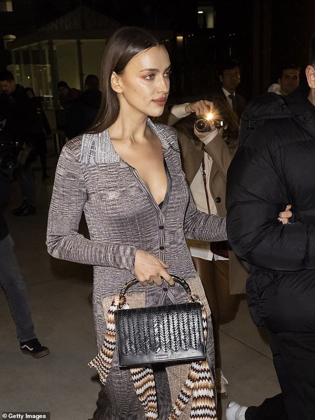 irina shayk than mat khoac tay ban khac gioi du su kien thoi trang hinh 5