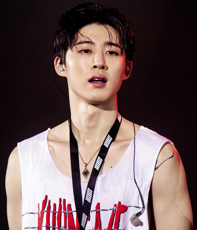 Bobby iKON thông báo kết hôn và chuẩn bị lên chức bố