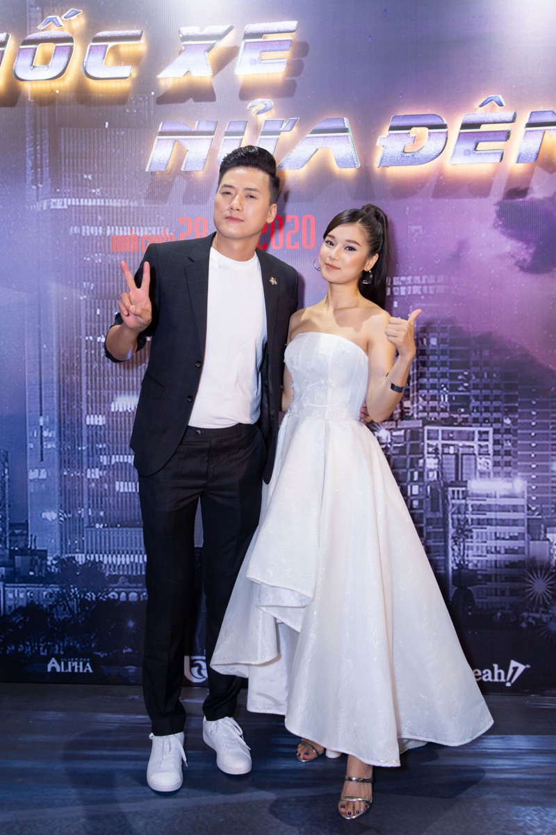 hoang yen chibi khoe vai tran goi cam ben "soai ca" quach ngoc tuyen hinh 11
