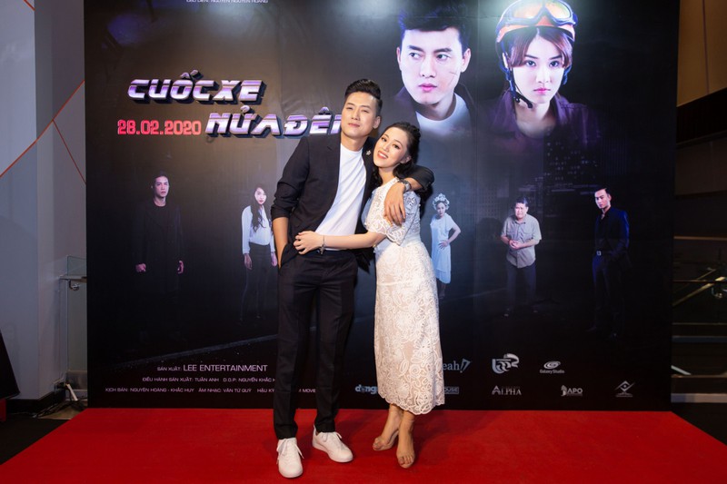 hoang yen chibi khoe vai tran goi cam ben "soai ca" quach ngoc tuyen hinh 2