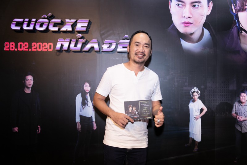 hoang yen chibi khoe vai tran goi cam ben "soai ca" quach ngoc tuyen hinh 4