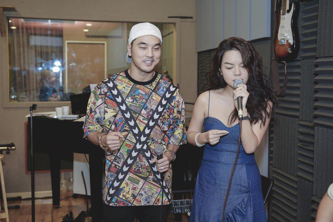 chuyen showbiz: ha ho dien bikini, quan quyt ben kim ly tren bai bien hinh 4