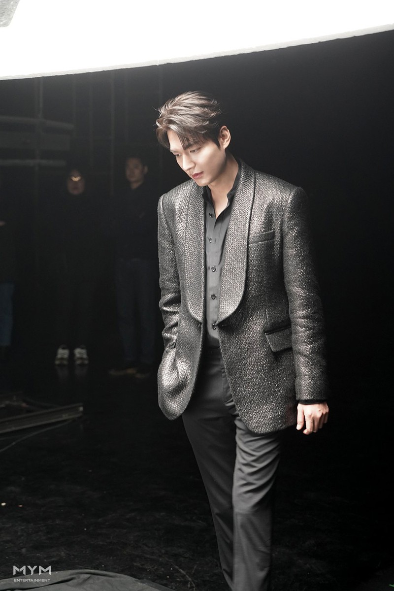 can canh tao hinh xuat sac lee min ho trong "quan vuong bat diet" hinh 18