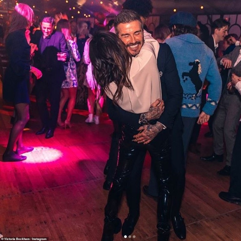 david beckham ngot ngao om hon vo trong dip sinh nhat con trai hinh 1