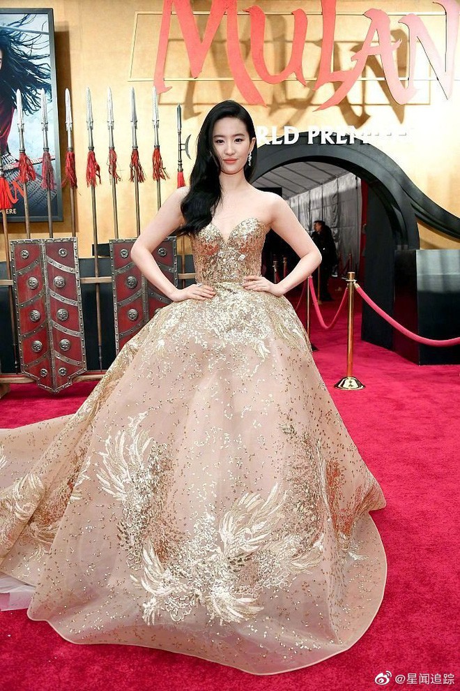 luu diec phi dien dam lap lanh, goi cam lan at dan sao hollywood hinh 4