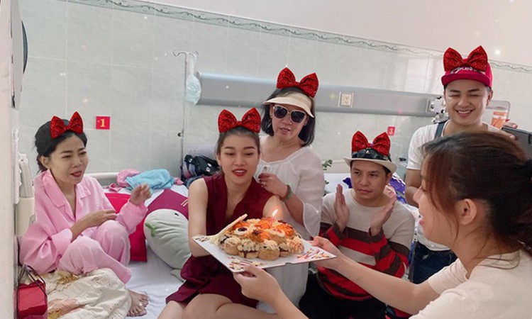 dien vien mai phuong nhap vien tro lai hinh 1