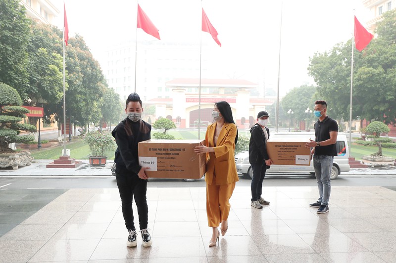 tung duong cung doan nghe si trao vat tu chong dich cho btl bien phong hinh 5