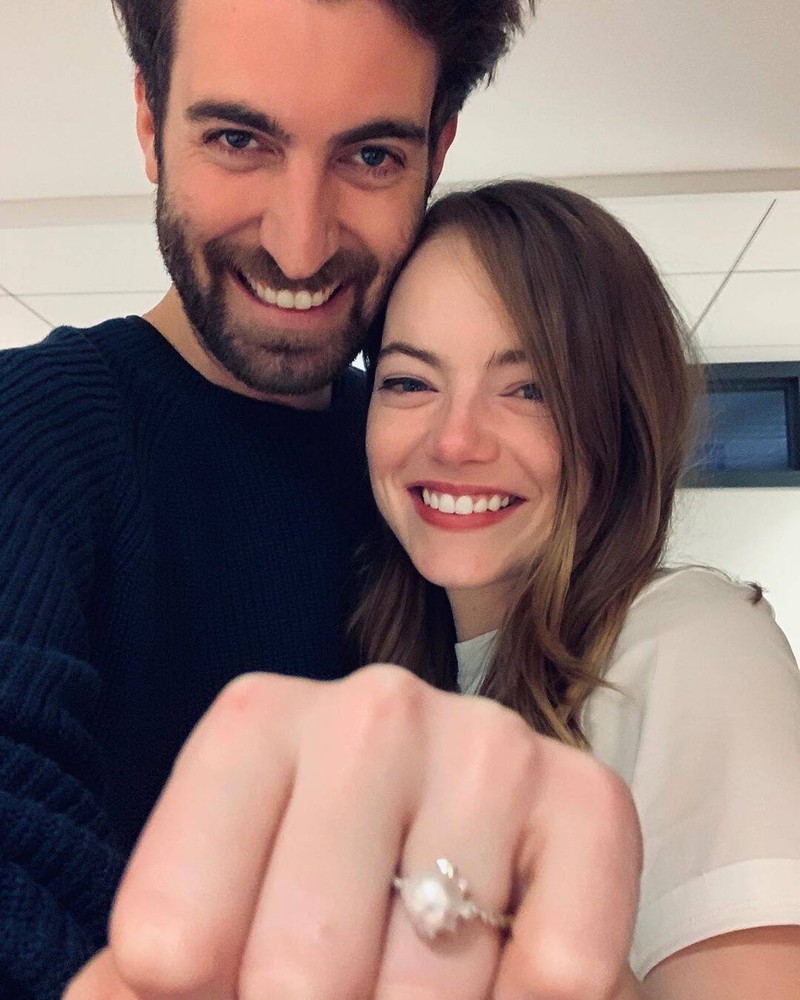 kieu nu emma stone va ban trai hoan cuoi vi moi lo dich covid-19 hinh 2
