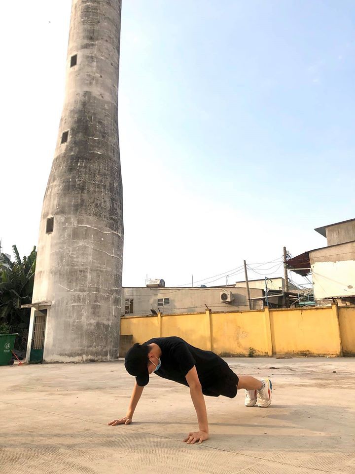 hai huoc "tiem tap hoa" o khu cach ly cua chang trai tu sec ve nuoc hinh 21