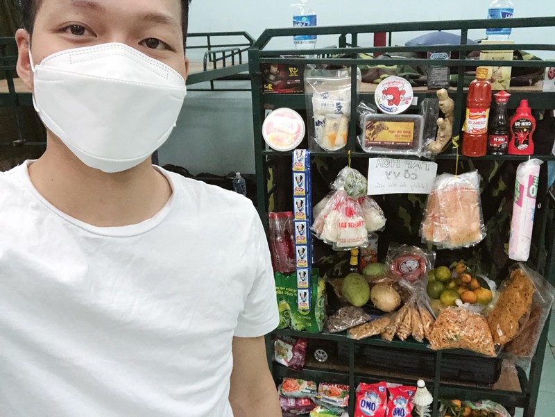 hai huoc "tiem tap hoa" o khu cach ly cua chang trai tu sec ve nuoc hinh 20