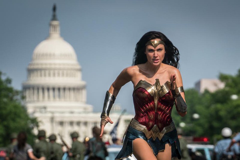bom tan "wonder woman 1984" roi lich chieu vi dich covid-19 hinh 2