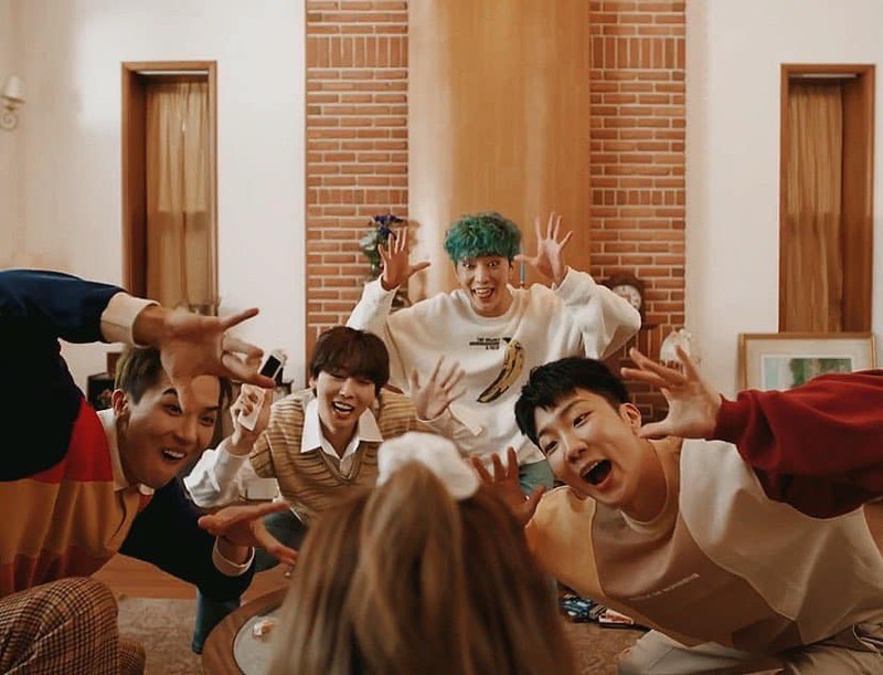 winner tai hien canh phim kinh dien cua "ky sinh trung" trong mv moi hinh 3