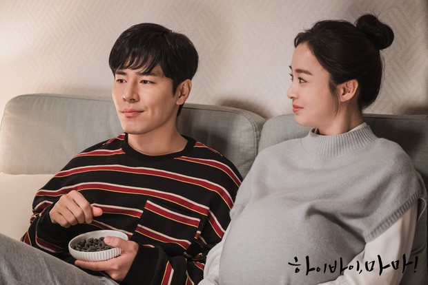 phim "hi bye, mama" cua kim tae hee hoan chieu 1 tuan vi covid-19 hinh 2