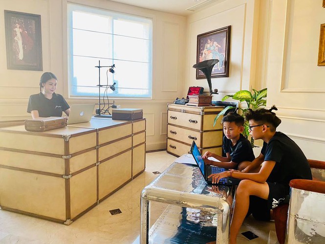 a hau ha kieu anh va loat sao viet trong ngay dau cach ly toan xa hoi hinh 4