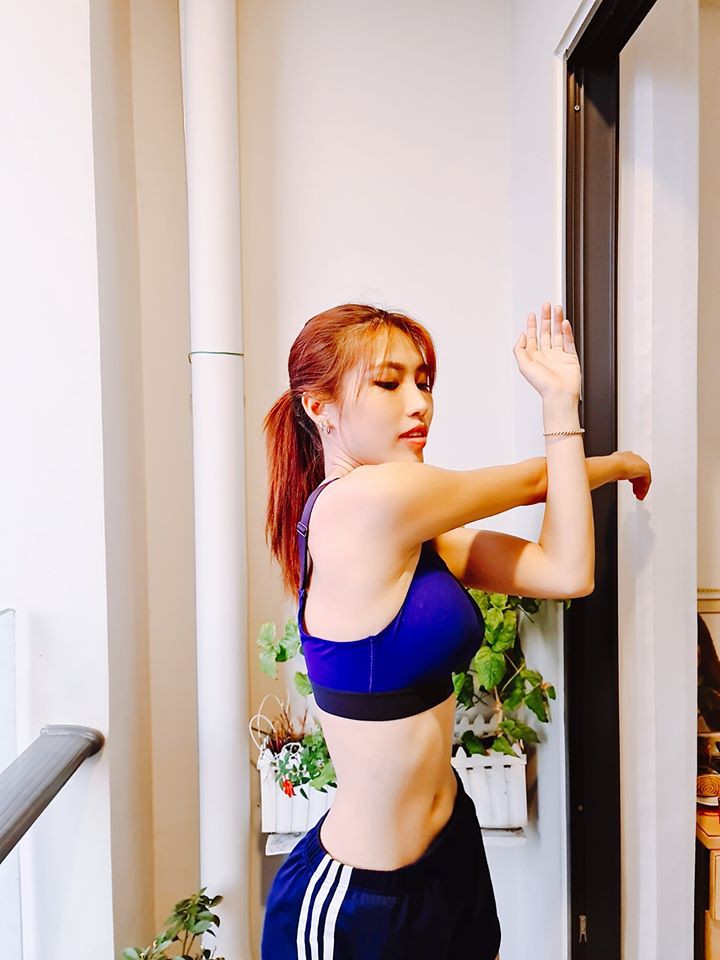 a hau ha kieu anh va loat sao viet trong ngay dau cach ly toan xa hoi hinh 8