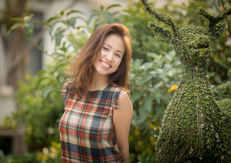 tuan hung ung ho 10.000 khau trang y te cho bac si benh vien bach mai hinh 2