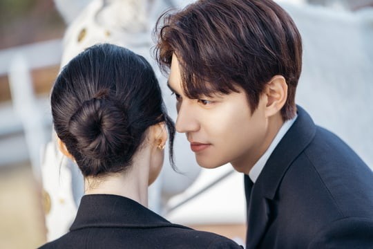 lee min ho "tha thinh" nu thu tuong sau khi than mat "co dau yeu tinh" hinh 3