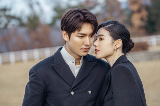 lee min ho "tha thinh" nu thu tuong sau khi than mat "co dau yeu tinh" hinh 2