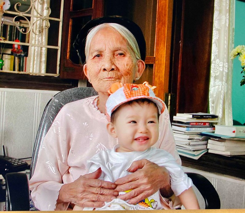 nha tho tran dang khoa: "truoc khi roi coi tam, me toi xoa no cho tat ca!" hinh 1