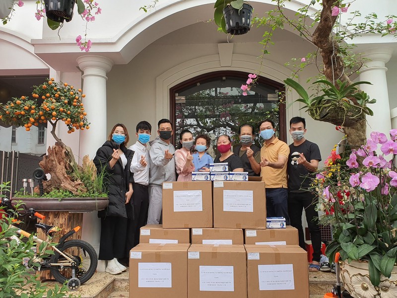 tuan hung tang 20.000 khau trang cho benh vien benh nhiet doi trung uong hinh 1